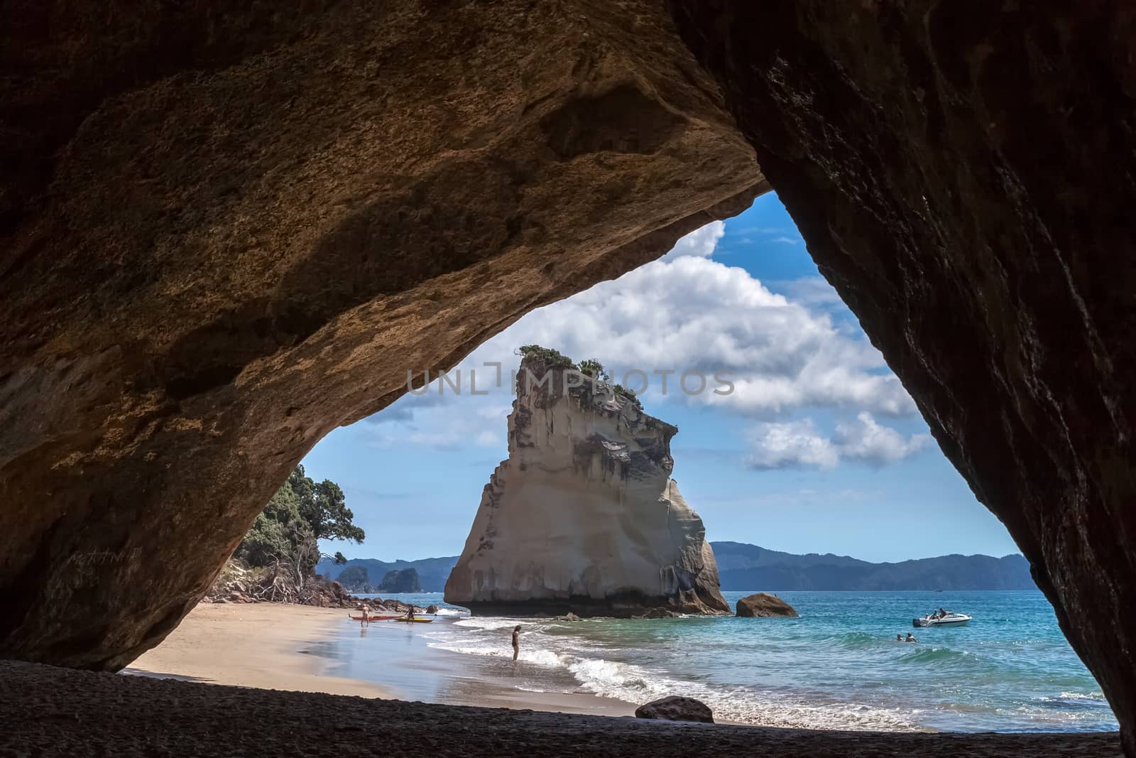 Cathedral Cove beach near Hahei by phil_bird