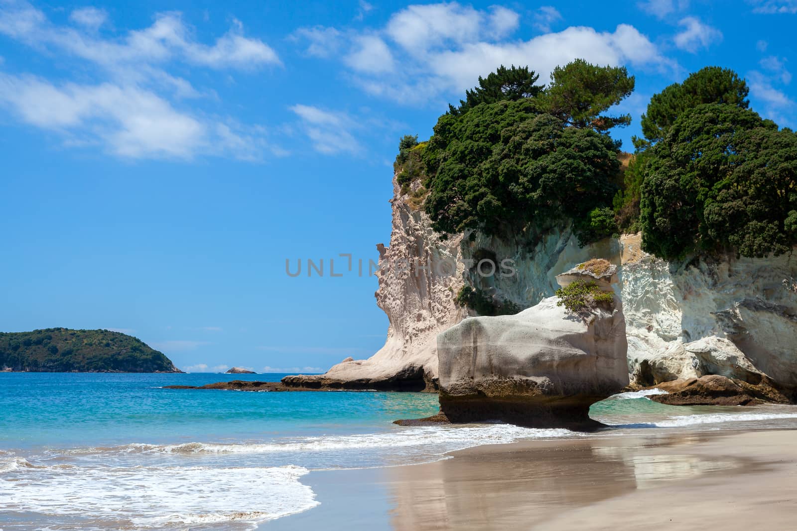 Cathedral Cove beach near Hahei in New Zealand