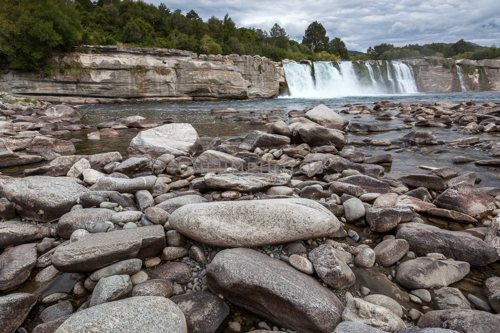 Maruia waterfall by phil_bird