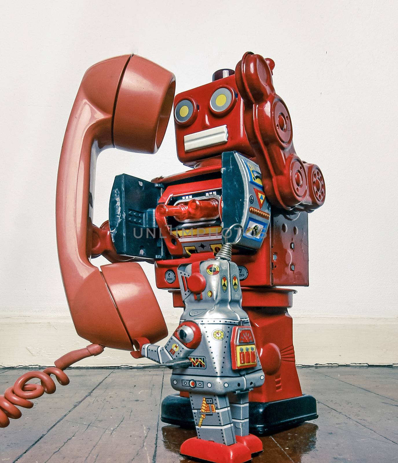 vintage robot phone by davincidig