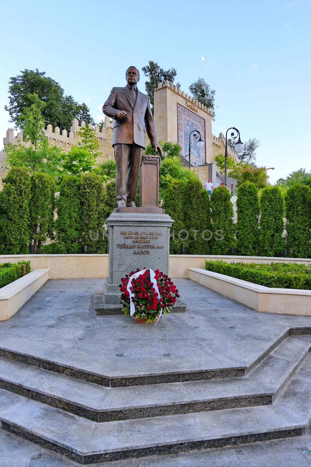 A large bouquet of red roses near the Monument to Heydar Aliyev in Kiev