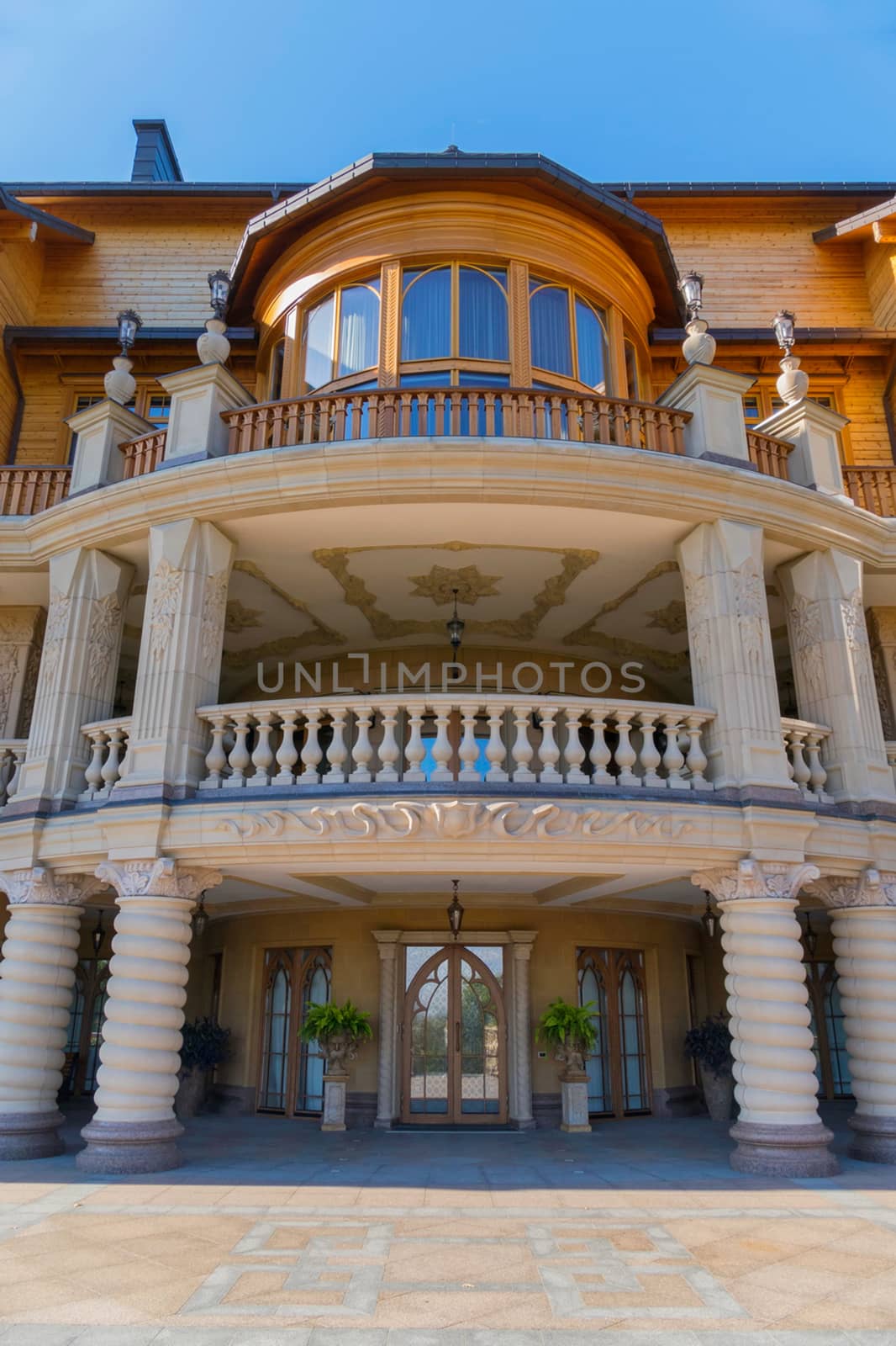 facade of a large building executed in beautiful architectural style