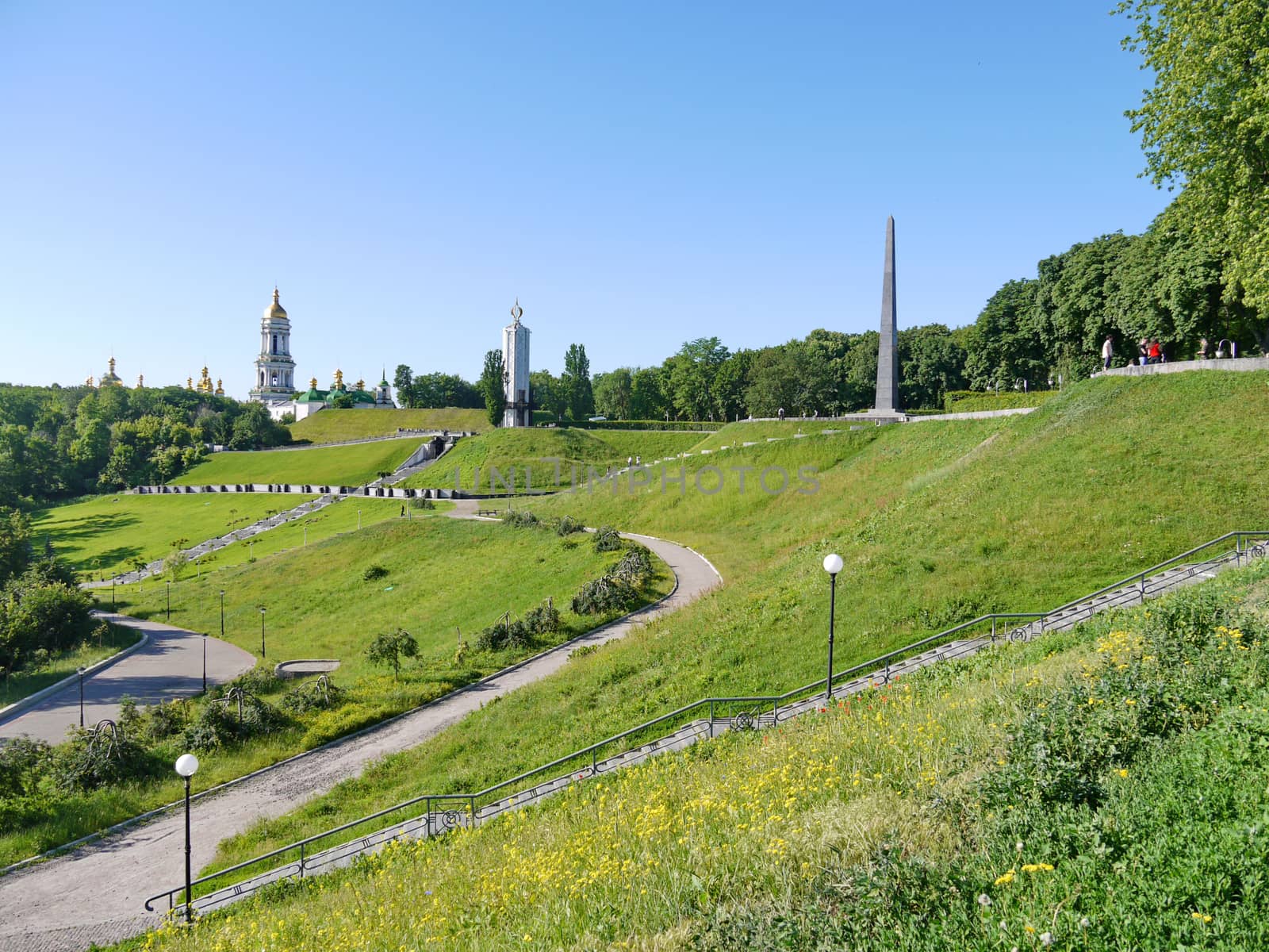 Green walking area with a view of the beautiful church, memorials and other attractions of the city
