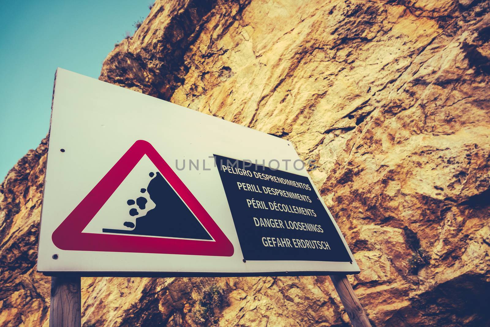 Dangerous Cliffs Sign by mrdoomits