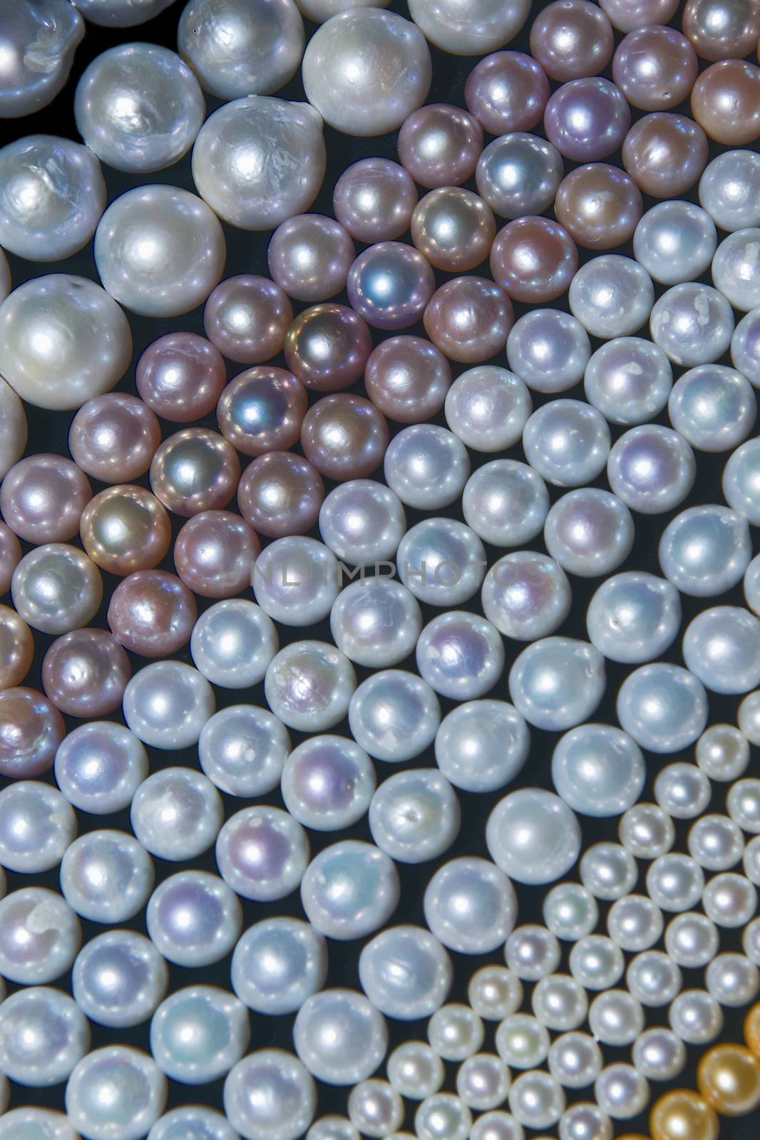 Japanese pearl threads with different colors and diameters