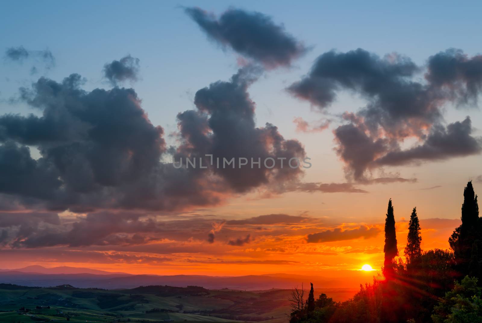 Sunset Val d'Orcia Tuscany by phil_bird