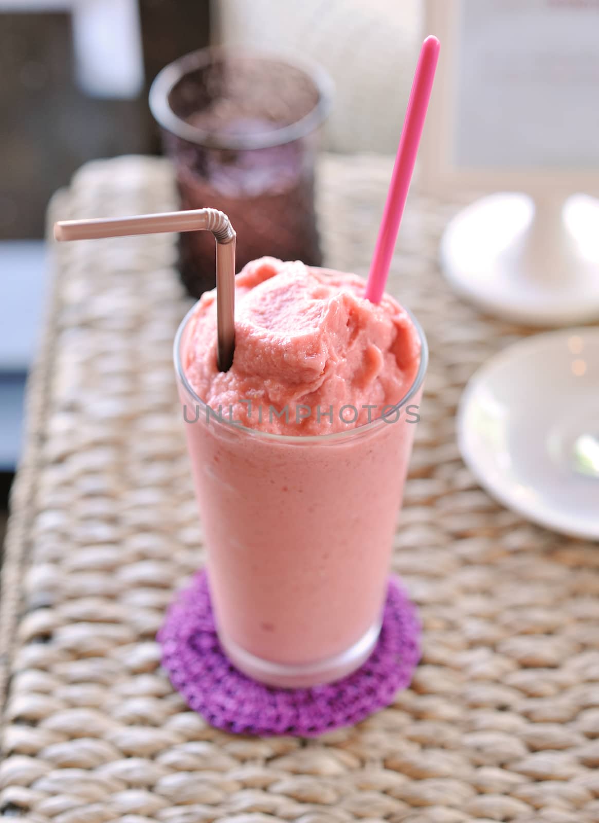 Raspberry-cream smoothie