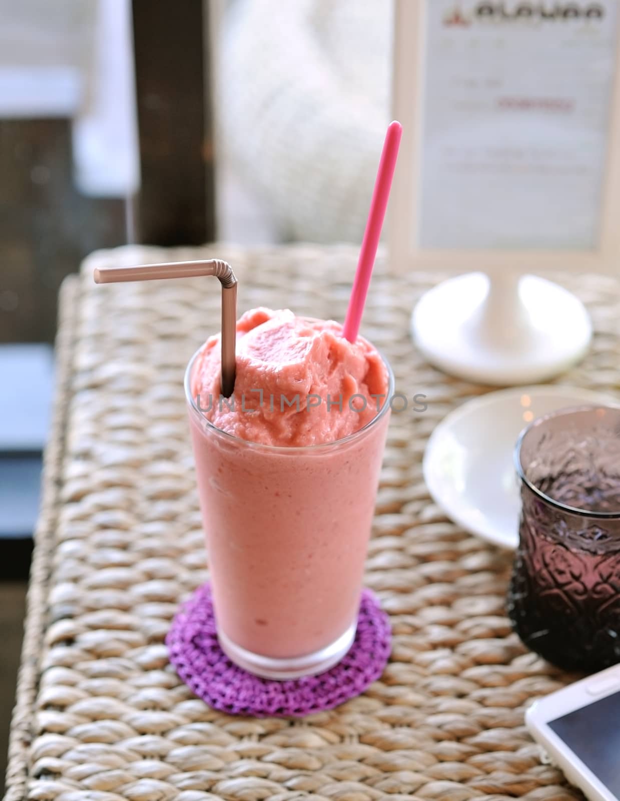 Raspberry-cream smoothie