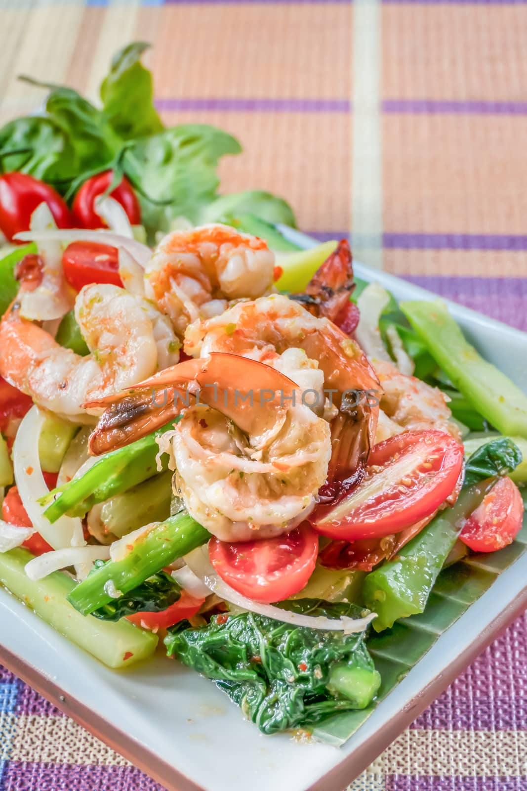 spicy salad with shrimp and mixed vegetables , asian food