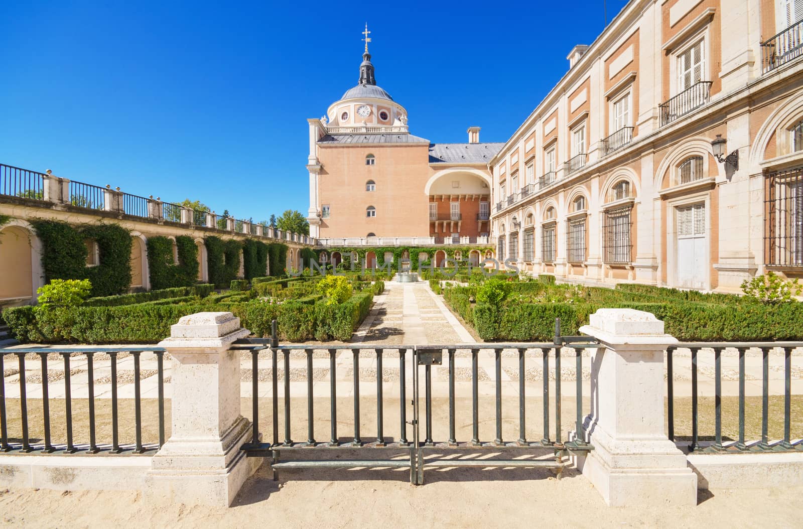 The Royal palace of Aranjuez, Madrid, Spain. by HERRAEZ