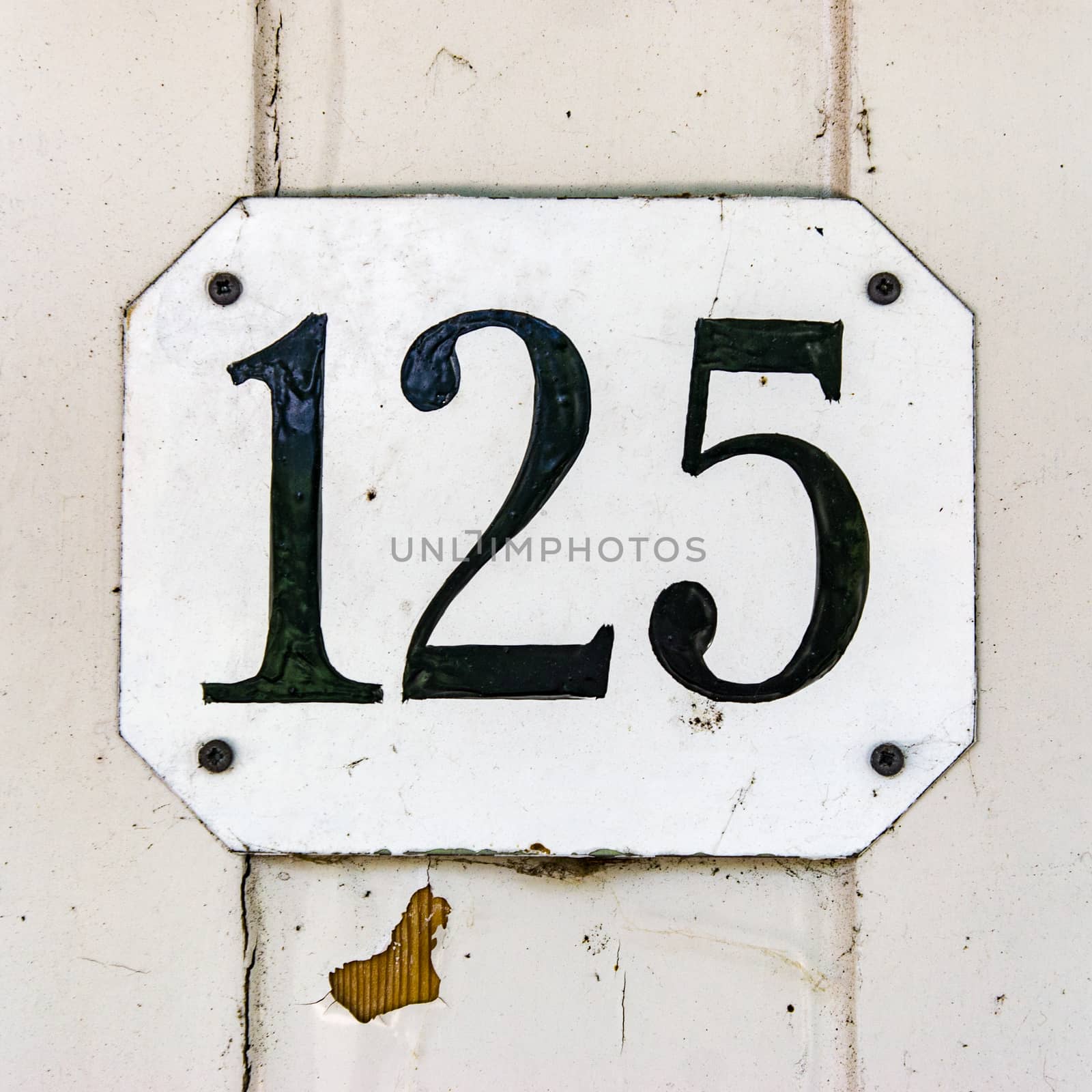 House number one hundred and twenty five (125)