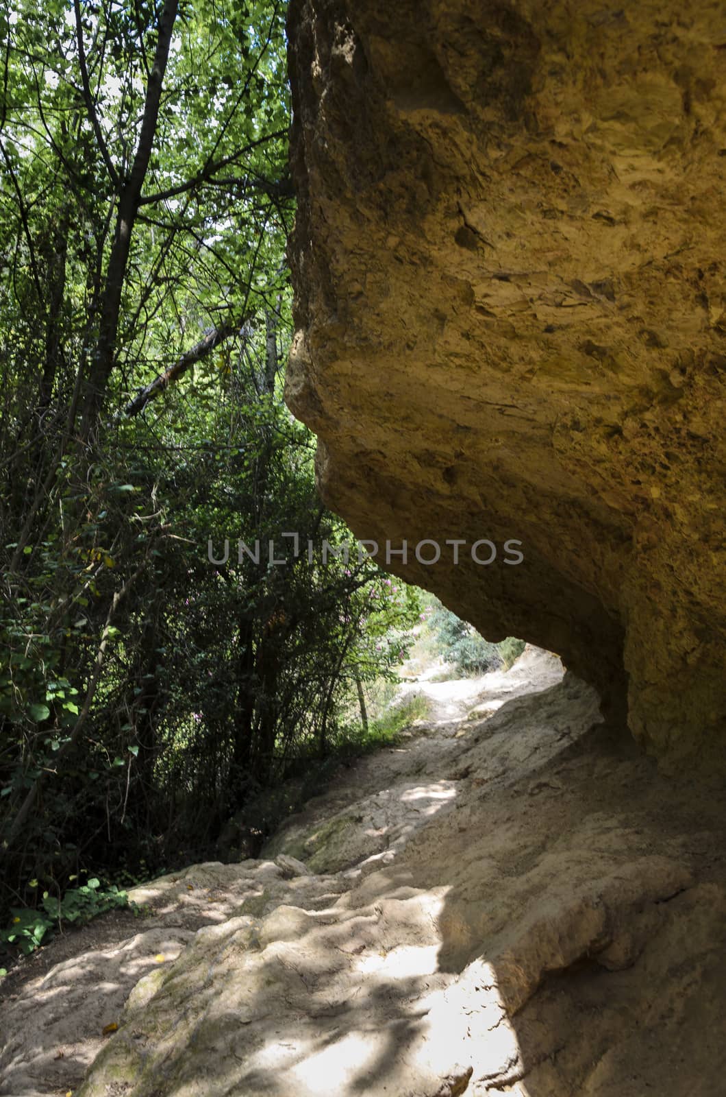 Hiking trail from the marianet fountain in Serra