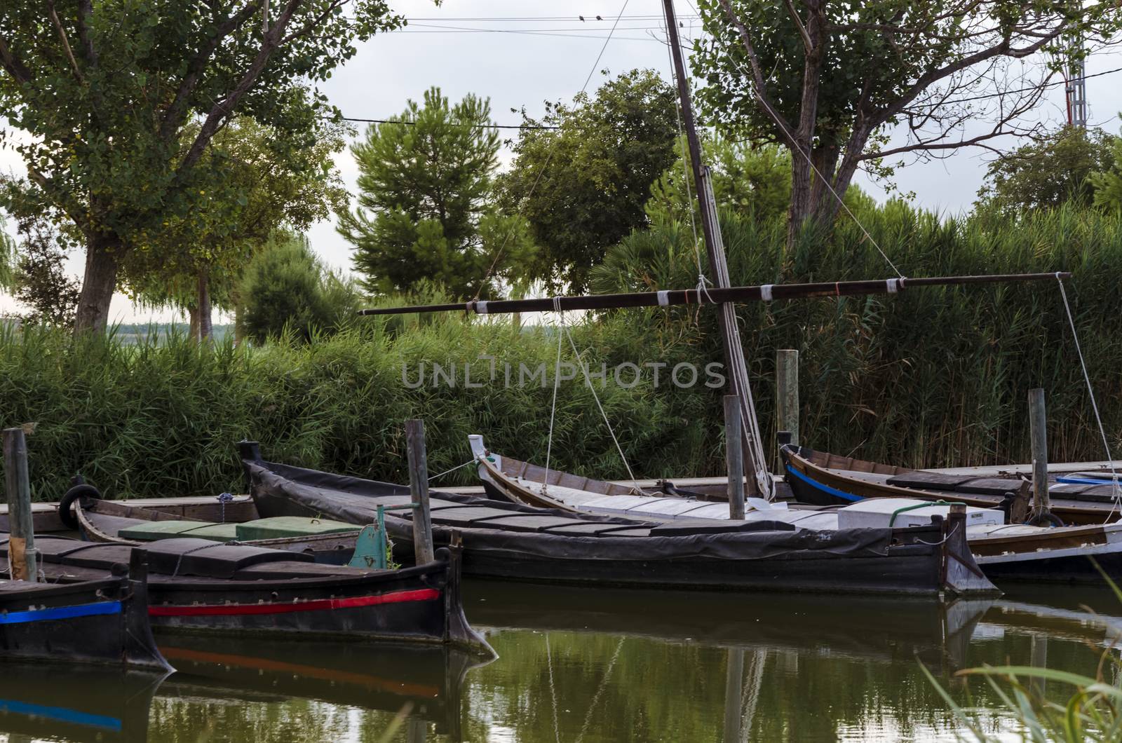 The Port of Catarroja is one of the main accesses to the Albufera. It has been a point of connection and union through navigation with other locations, at the time when the rest of the communications were insufficient.