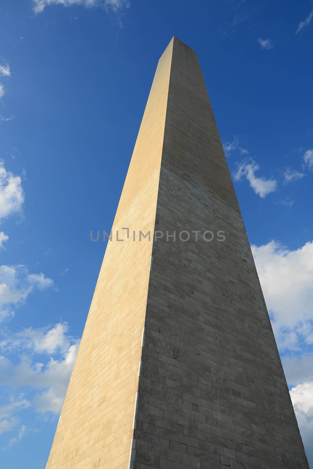 Tall prominent Washington Monument structure in Washington DC USA