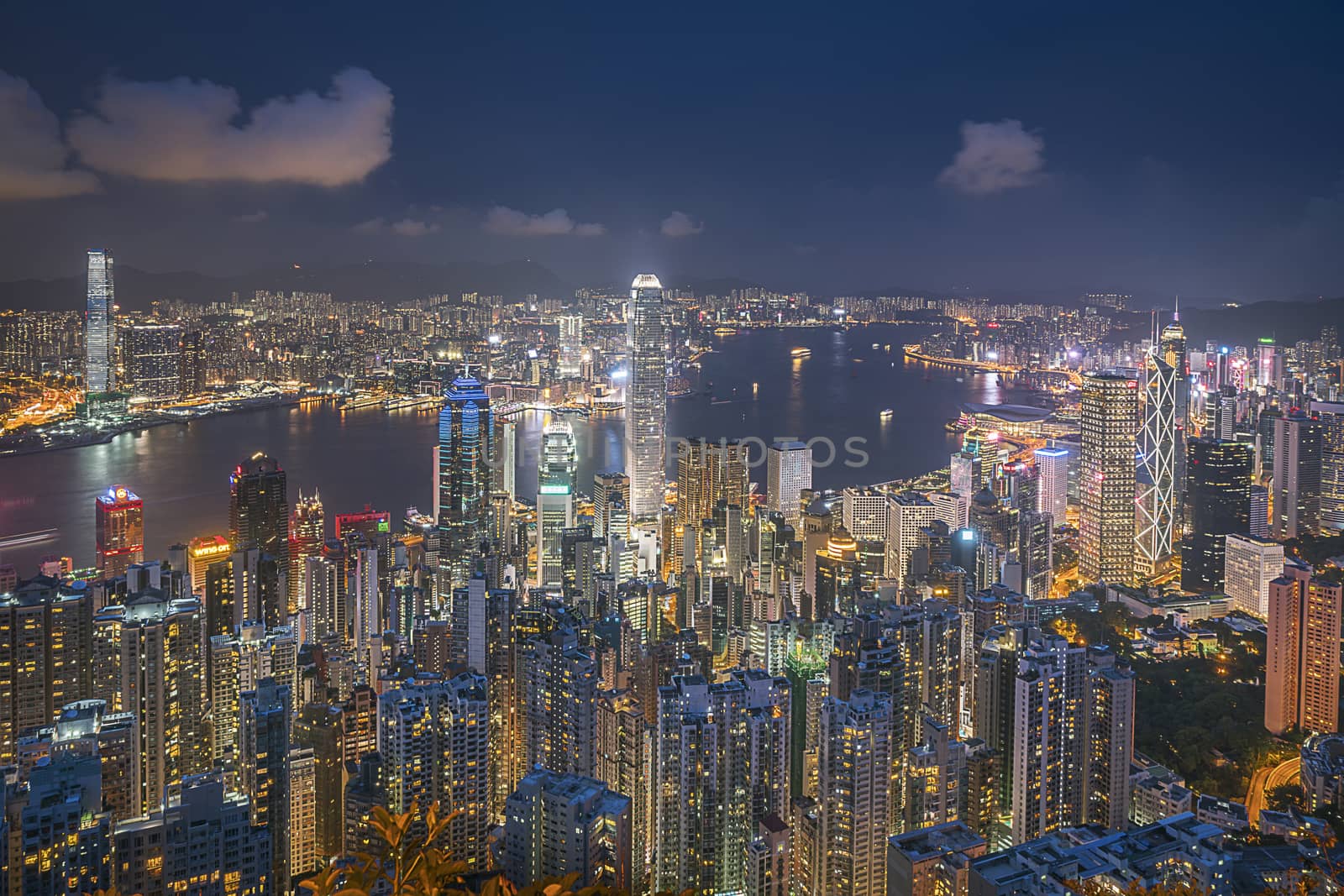 Hong Kong Skyline by hongee