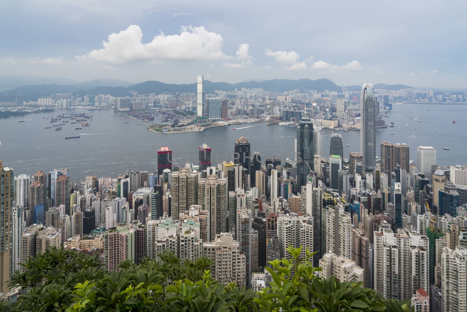 Hong Kong Skyline by hongee