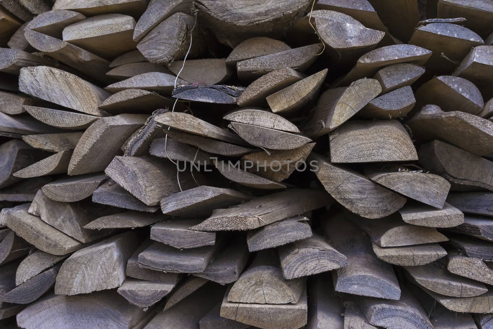 picture of chips and other debris from a broken tree trunk. Small depth of field Chipped fire woods.