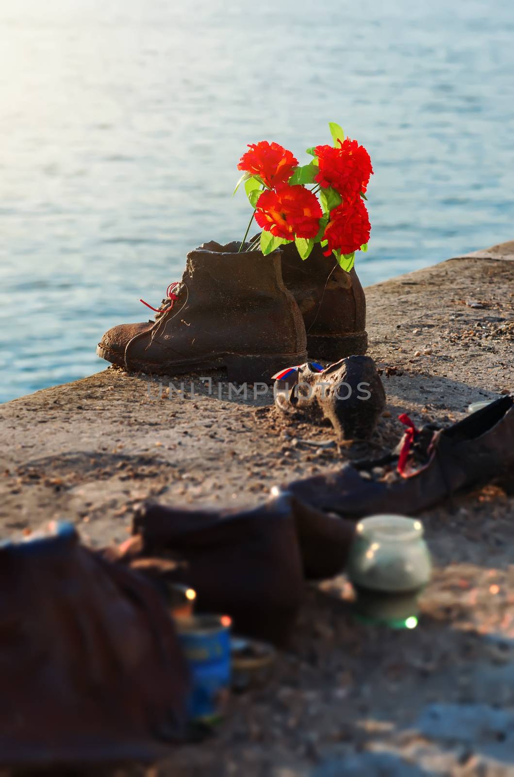 Memorial shoes on Danube by Givaga