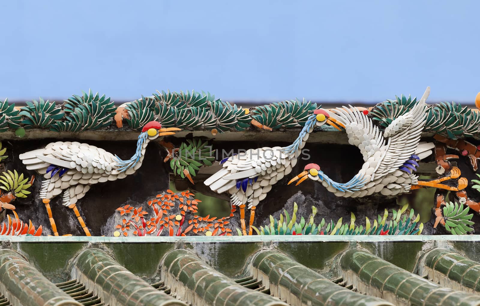 Decoration of a Vietnamese temple roof, birds