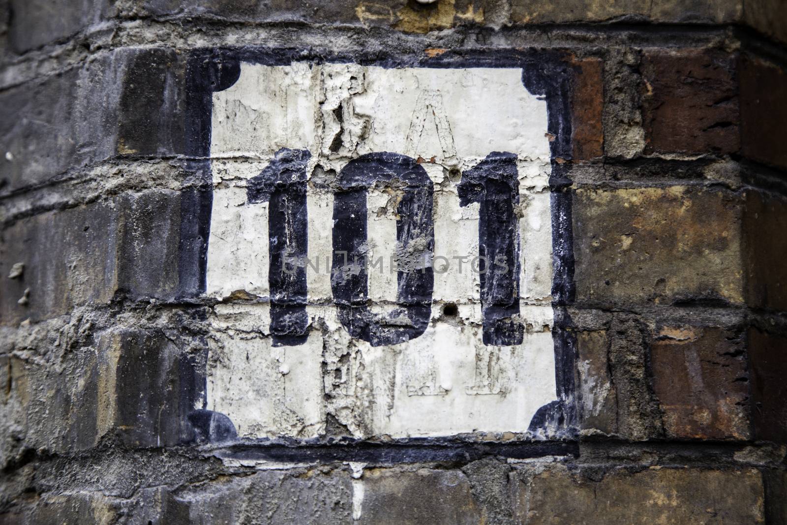 Number one hundred, detail of odd number of information