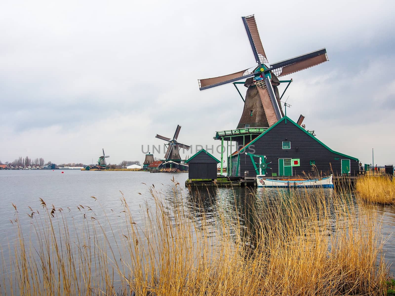 Historic windmills at Zaanse Schans by simpleBE