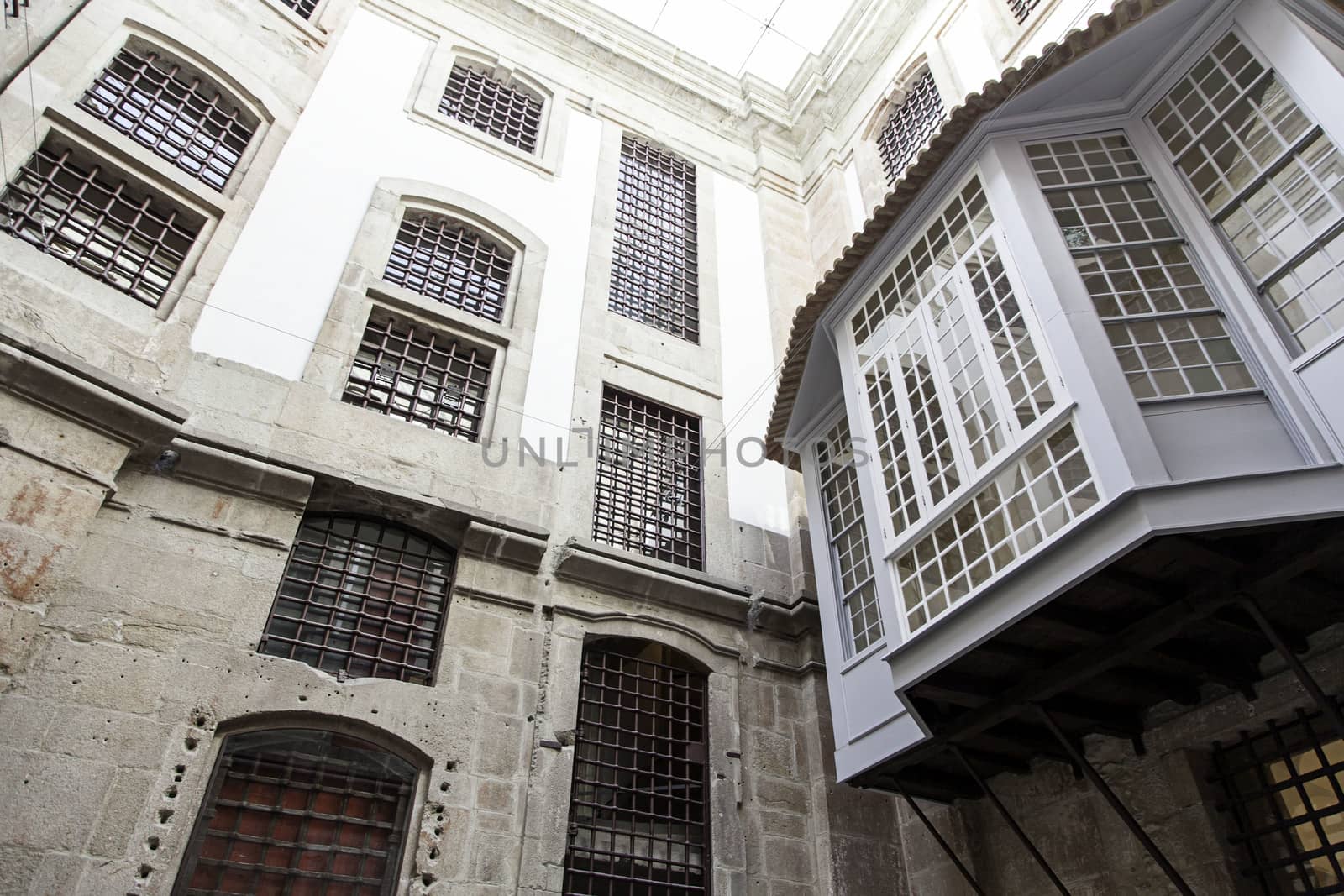 Portugal tile roof houses, construction and architecture
