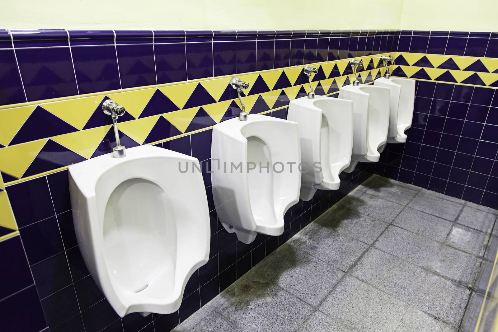 Public baths, detail of bathrooms inside, cleaning and cleaning