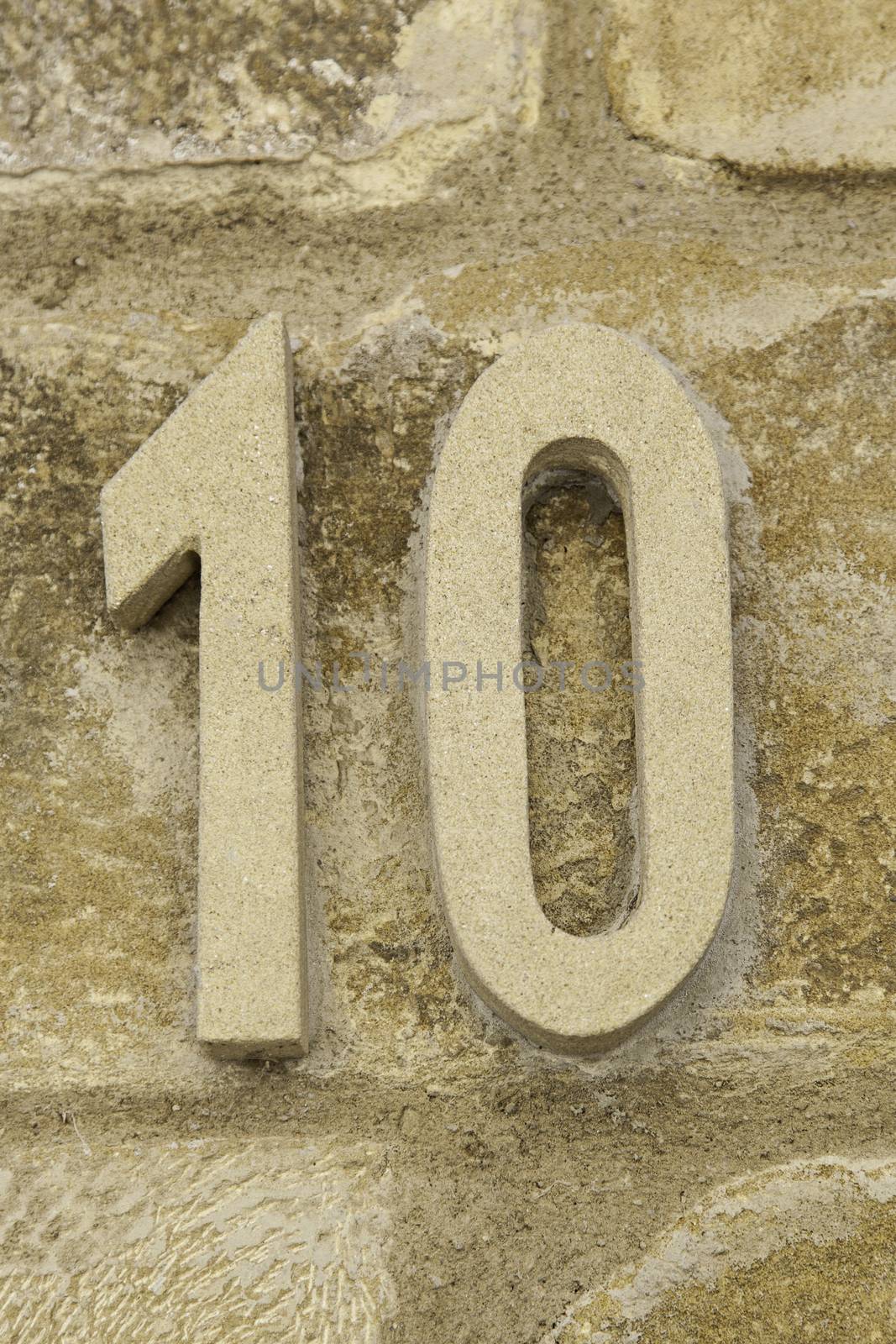 Number ten of stone, detail of a couple of information