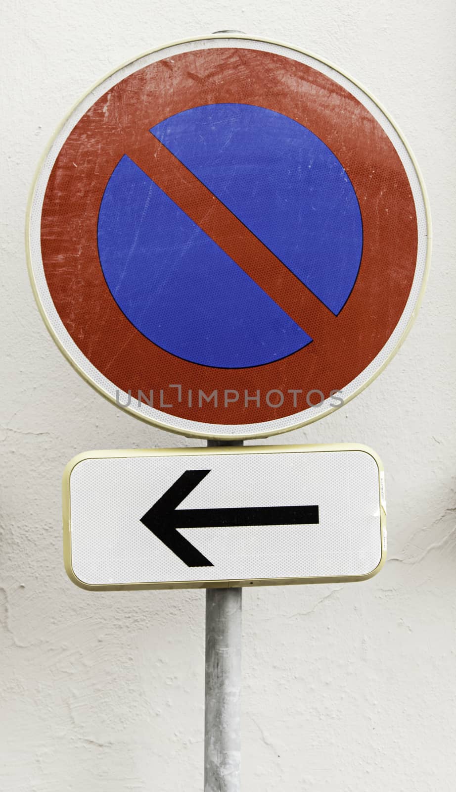 Prohibited parking sign for cars, detail of information