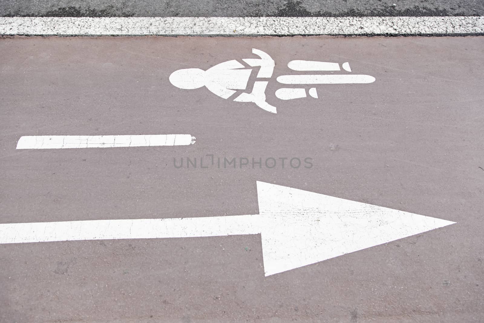Ride a bike lane, detail signal to travel by bike