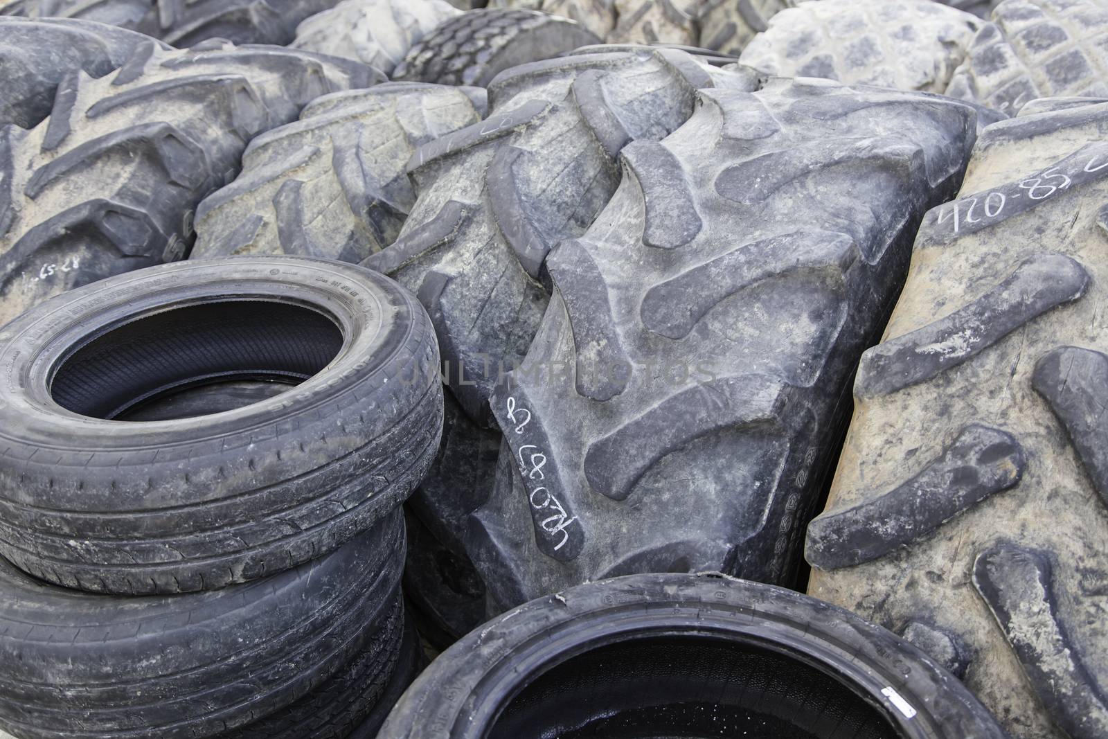 Old car wheels, detail of tires, rubber and rubber