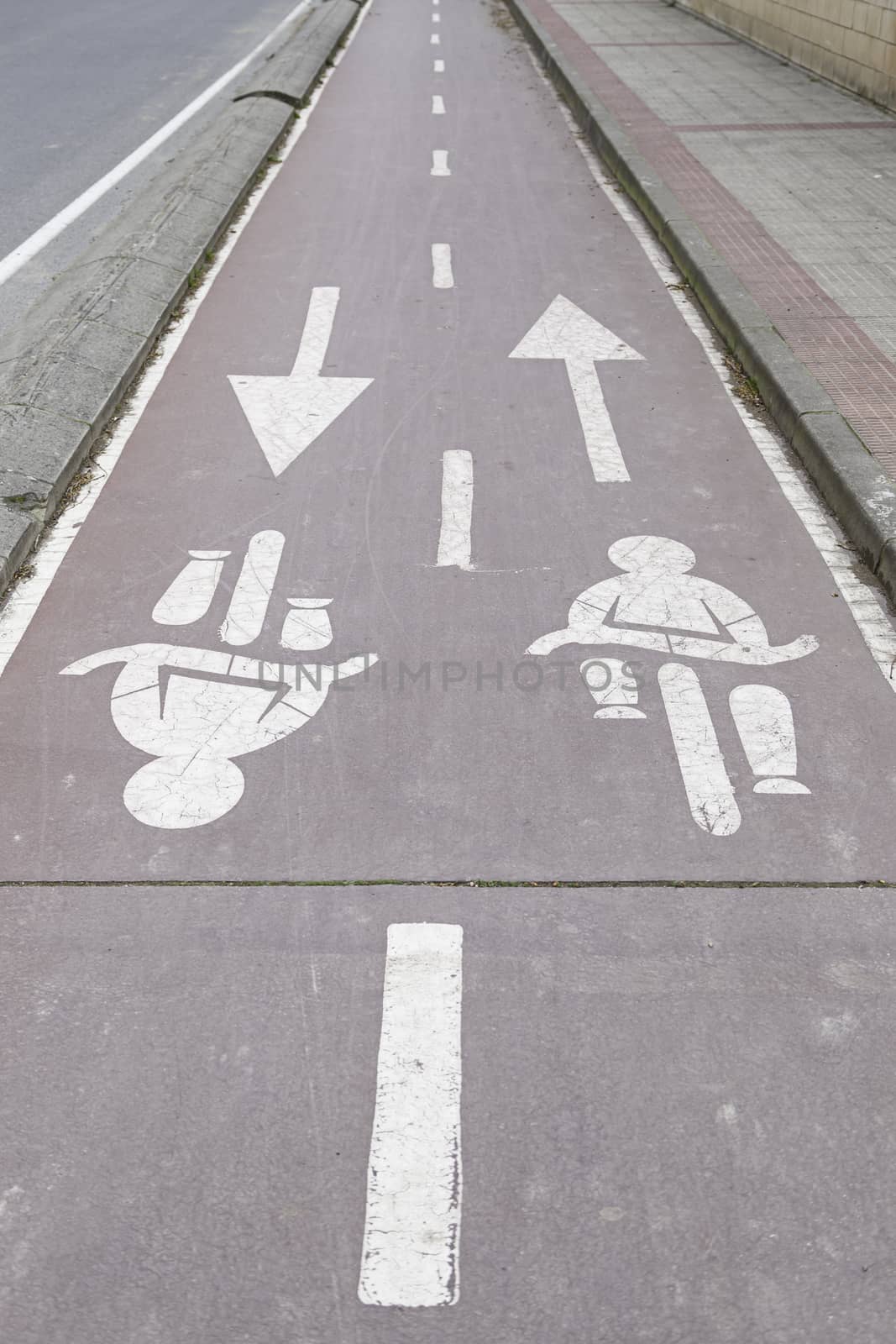 Signal bike on a bike path, a signal detail information on asphalt