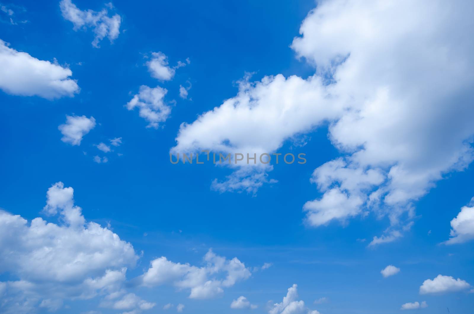 clouds in the blue sky by photobyphotoboy