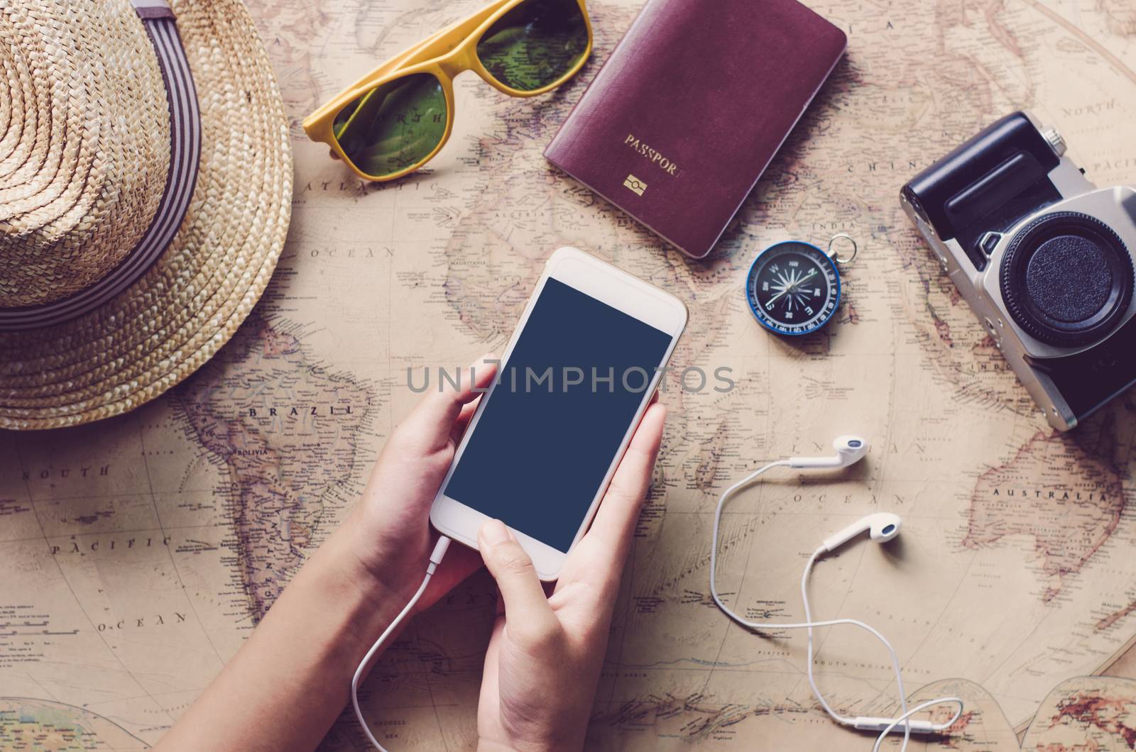 Using Mobile Search for travel accessories ready for the trip.