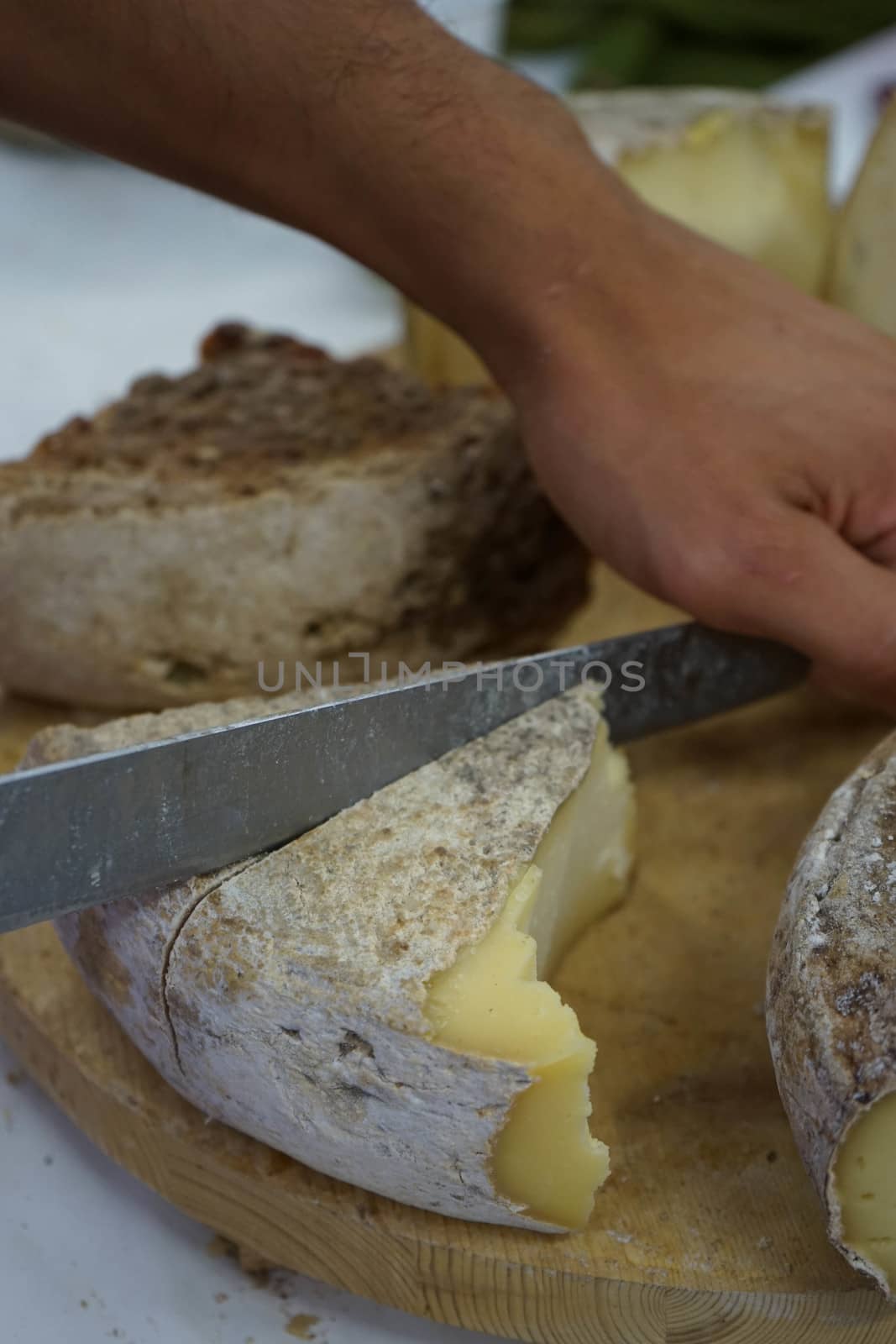 Cutting a Cheese Shape by cosca