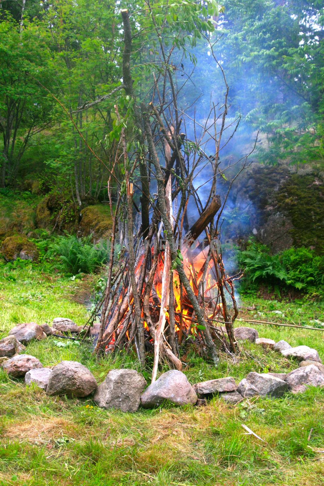 Starting the Bonfire by Valokuva24