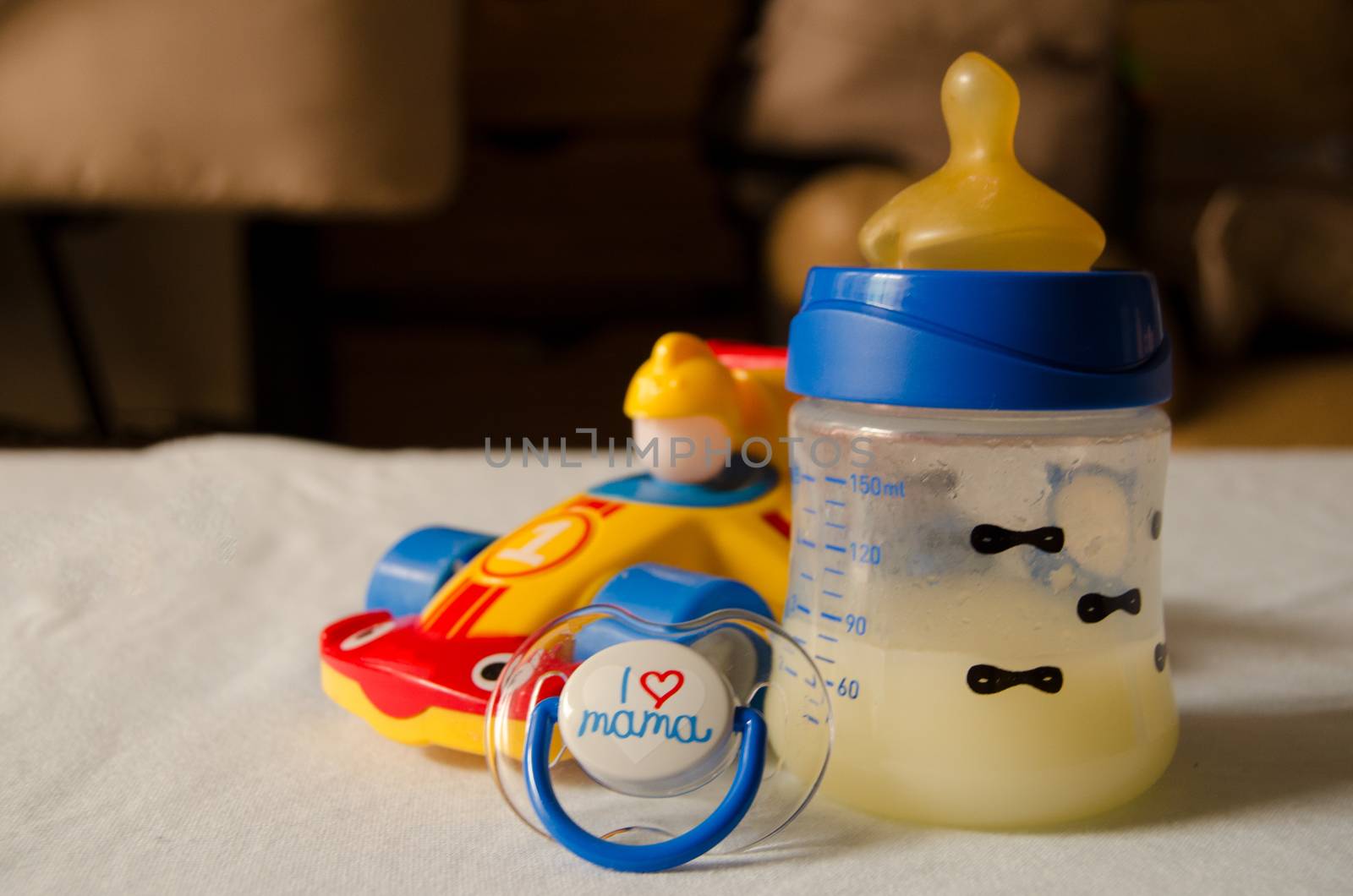 expresed milk 5 days after mother delivered baby, colostrum changing to a milk by negmardesign