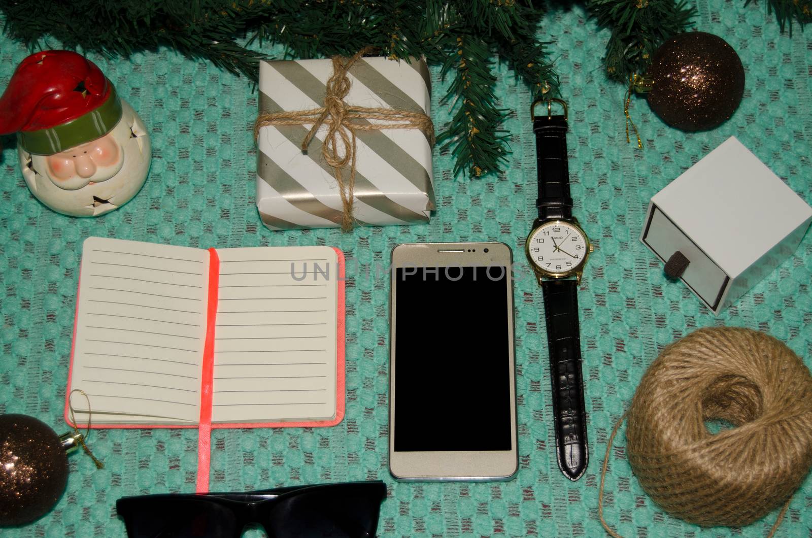 preparing for christmas at work concept flat lay by negmardesign