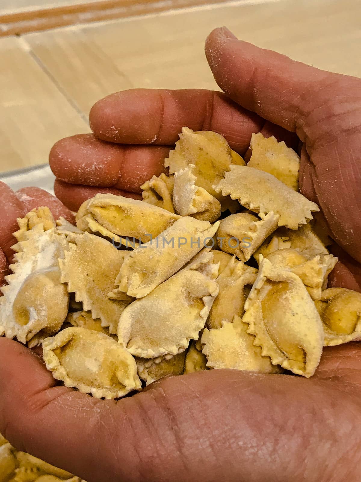 Typical pasta of the Langhe: agnolotti by cosca