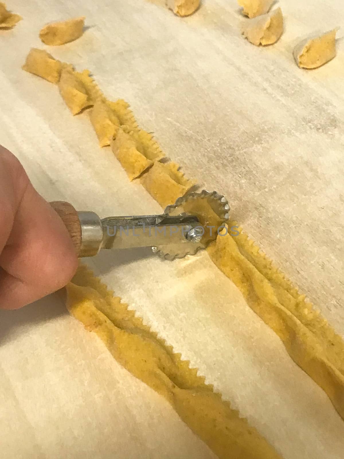 Typical pasta of the Langhe: agnolotti by cosca