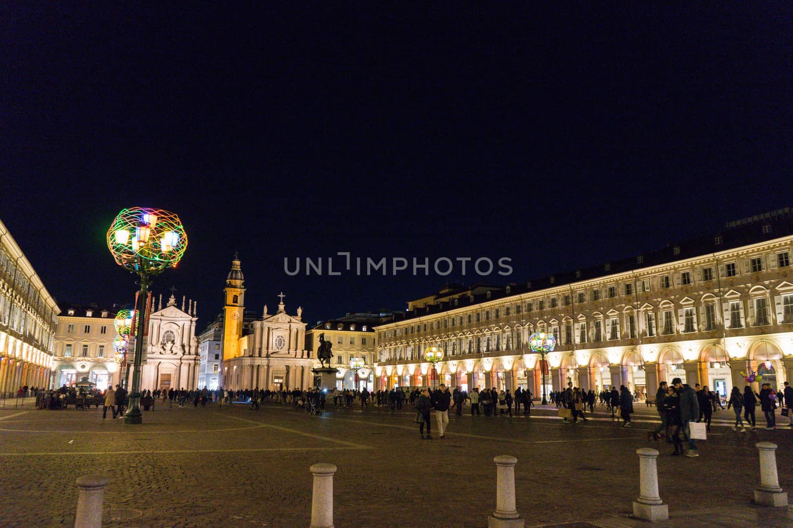 Night view of Piazza San Carlo in Turin by cosca