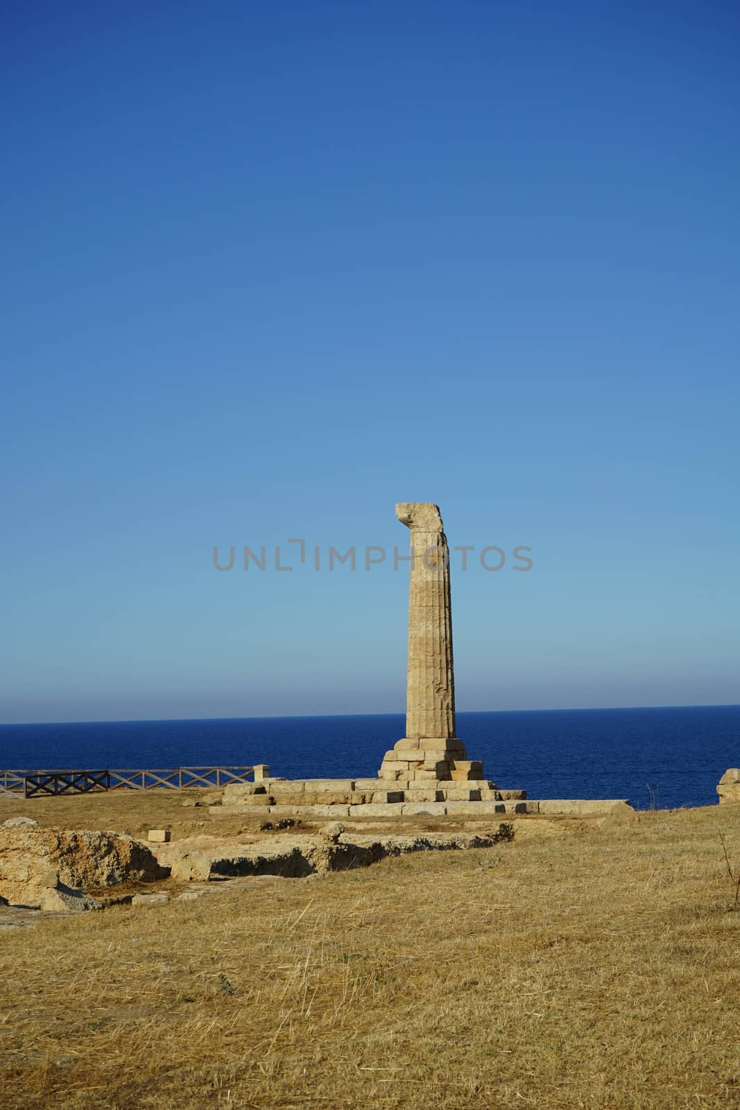 Capo Colonna - Temple of Hera Lacinia by cosca