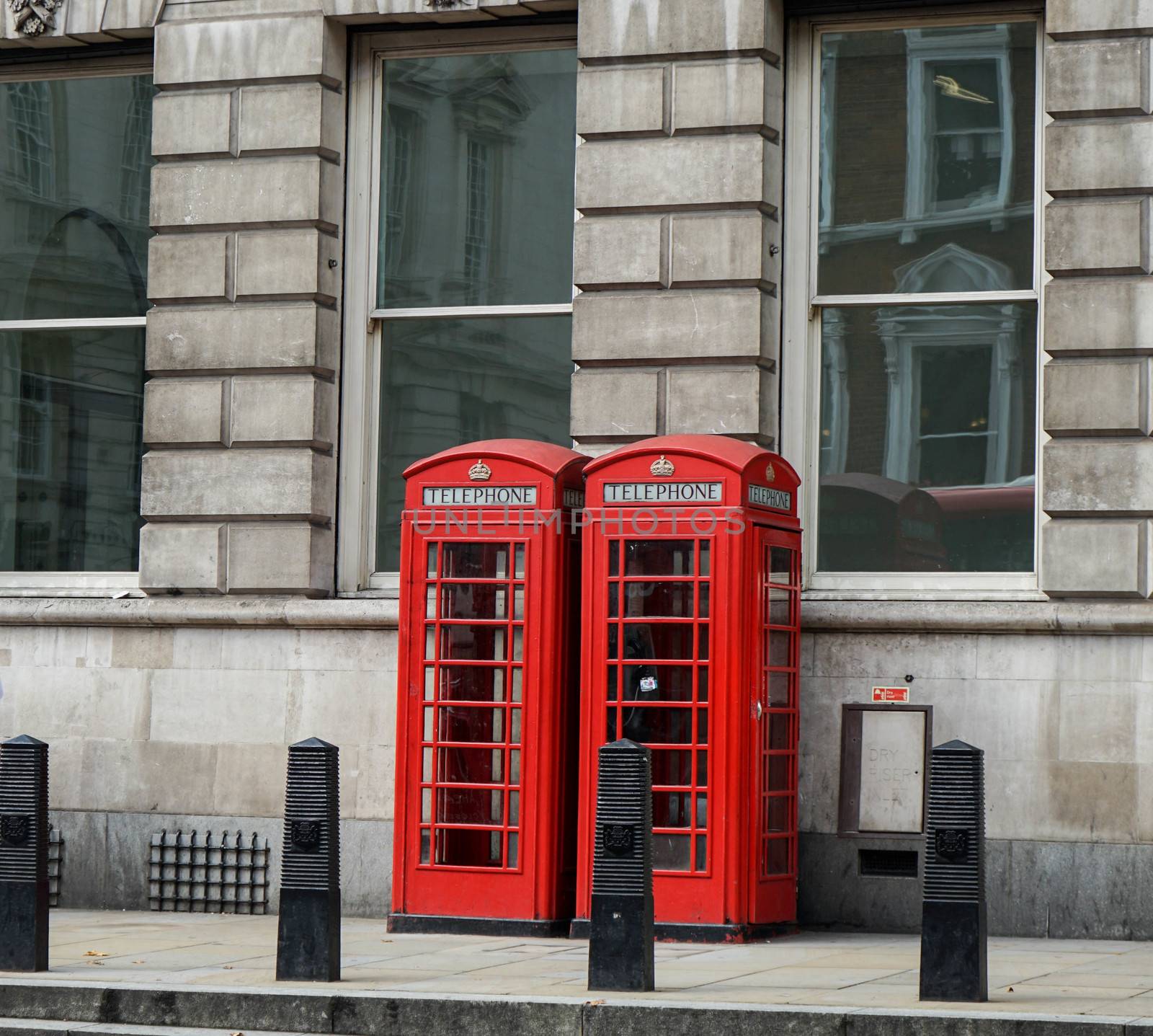 English phone box by cosca