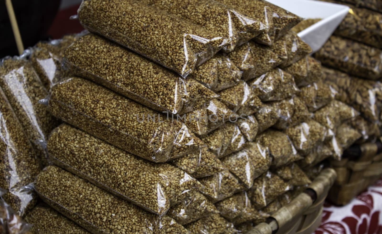 Dry flax seeds by celiafoto