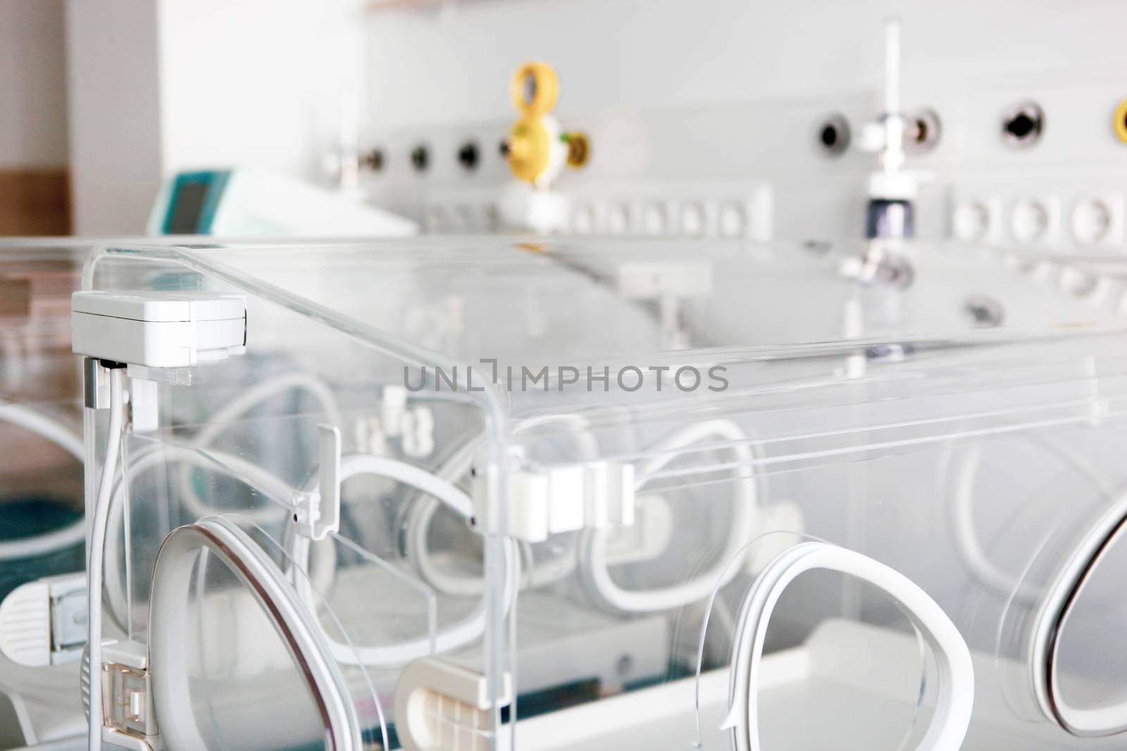 Infant Incubator Equipment - Neonatal Intensive Care Unit