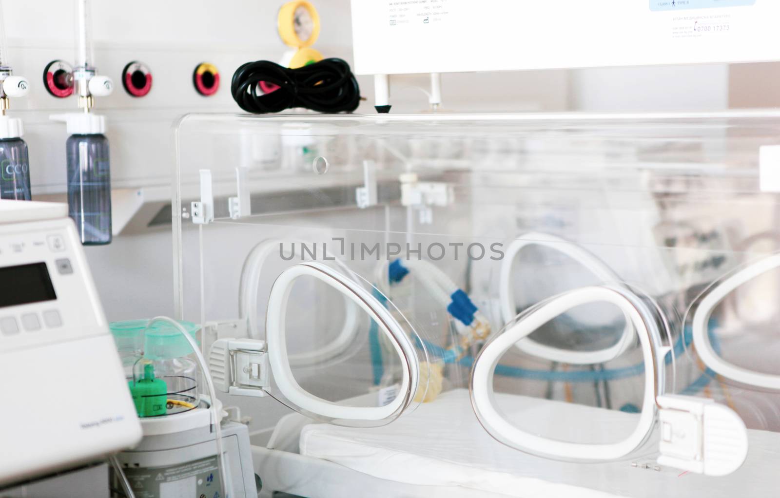 Infant Incubator Equipment - Neonatal Intensive Care Unit by nenovbrothers