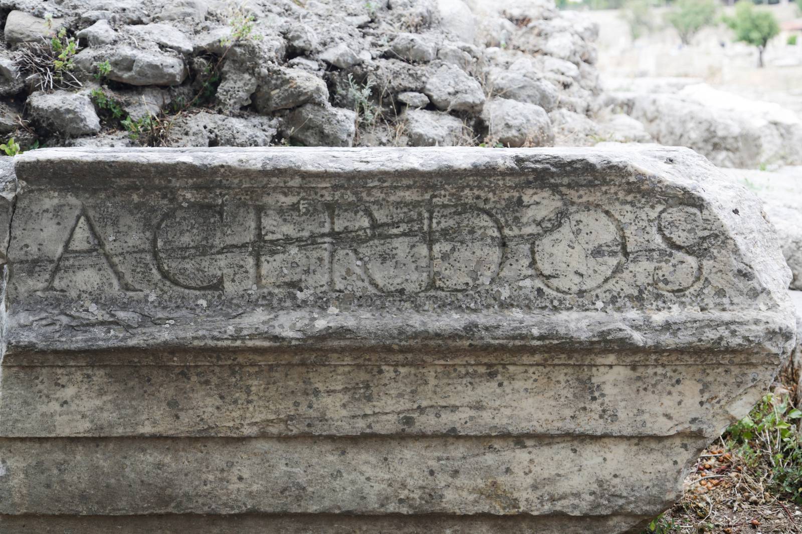 The ruins of Corinth  by Kartouchken