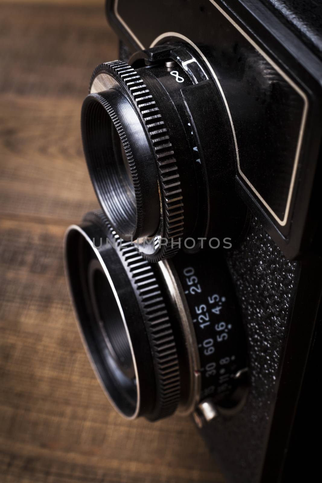 Dual Lens by orcearo