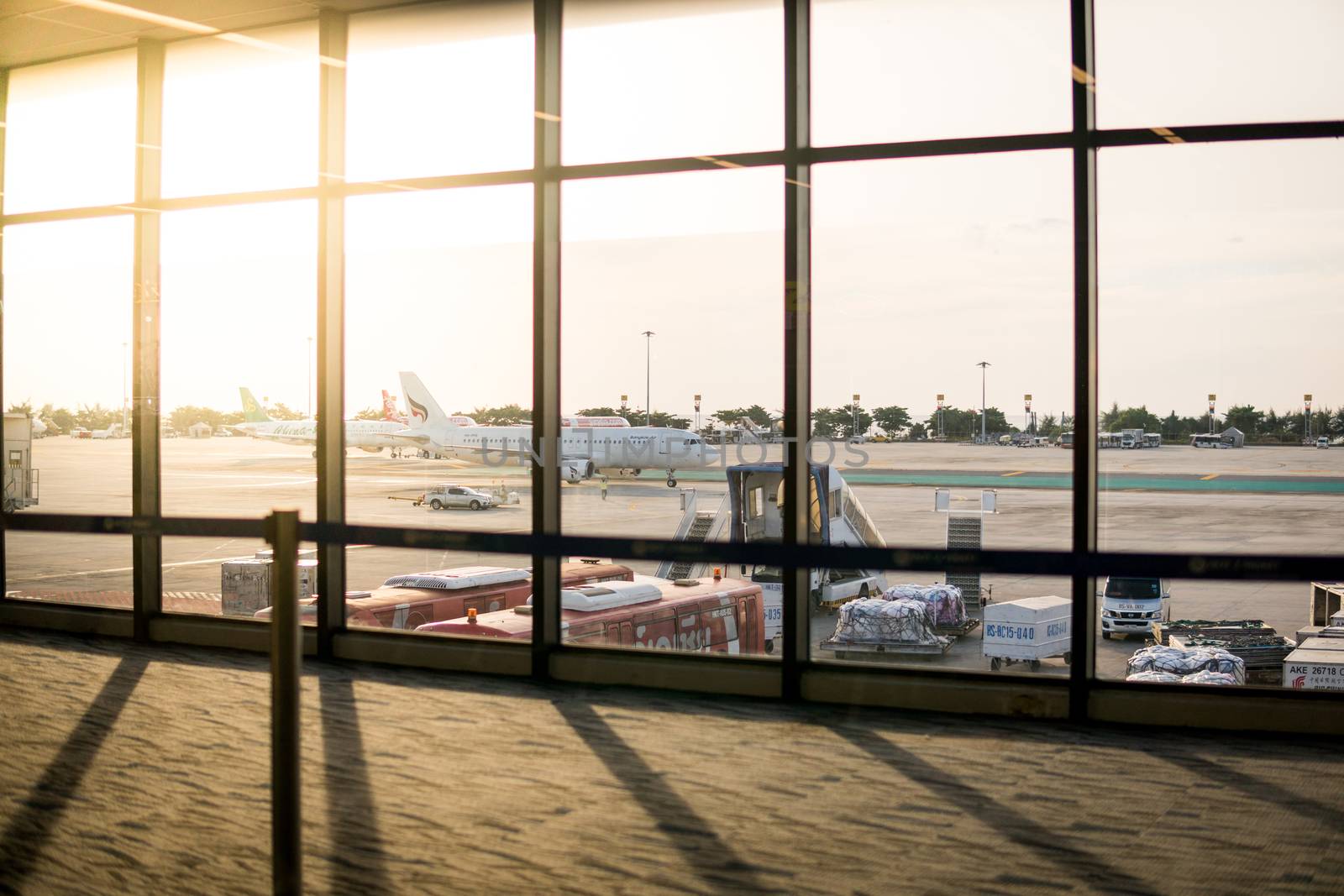 Phuket International Airport by antpkr