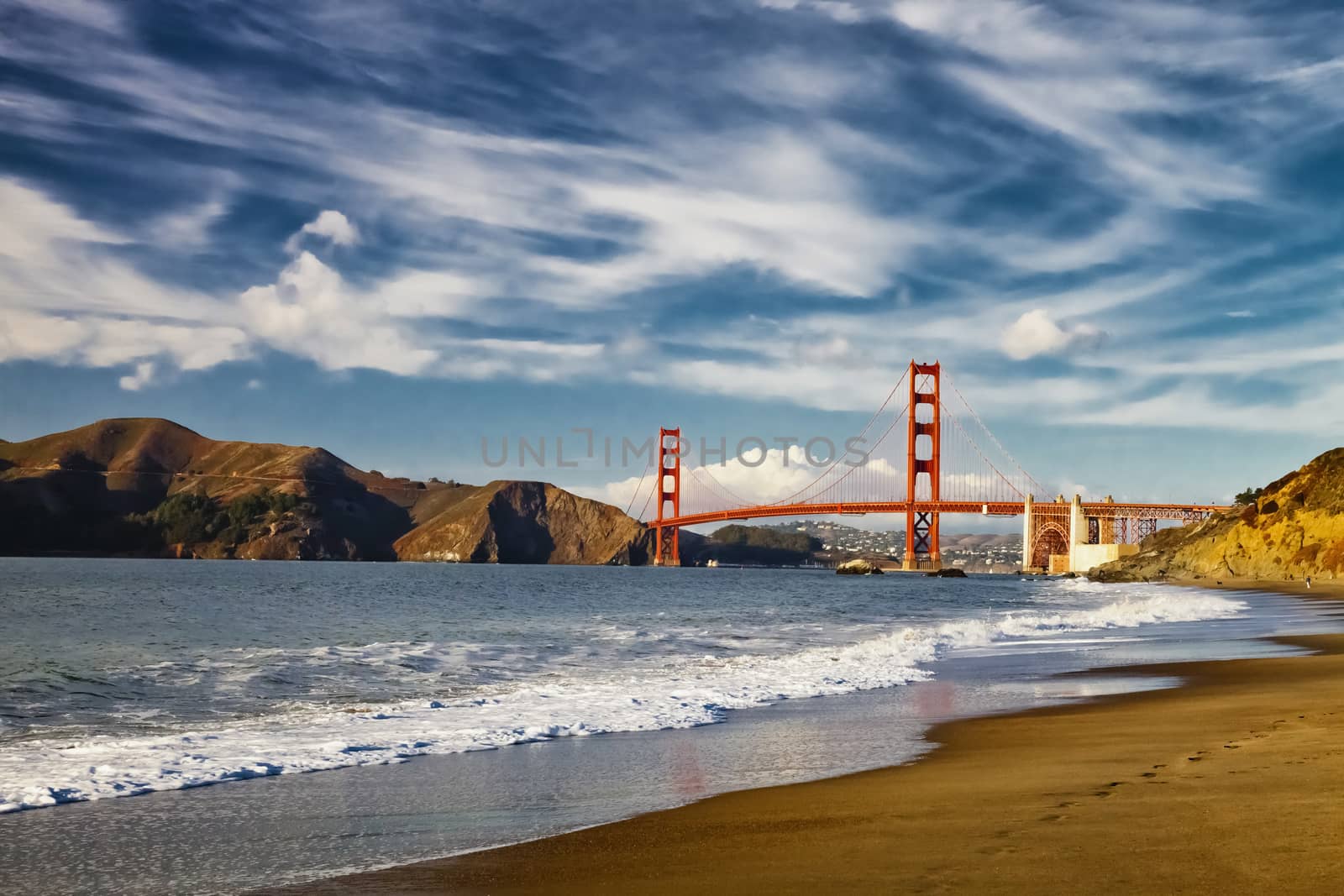 The Golden Gate Bridge w the waves by hanusst